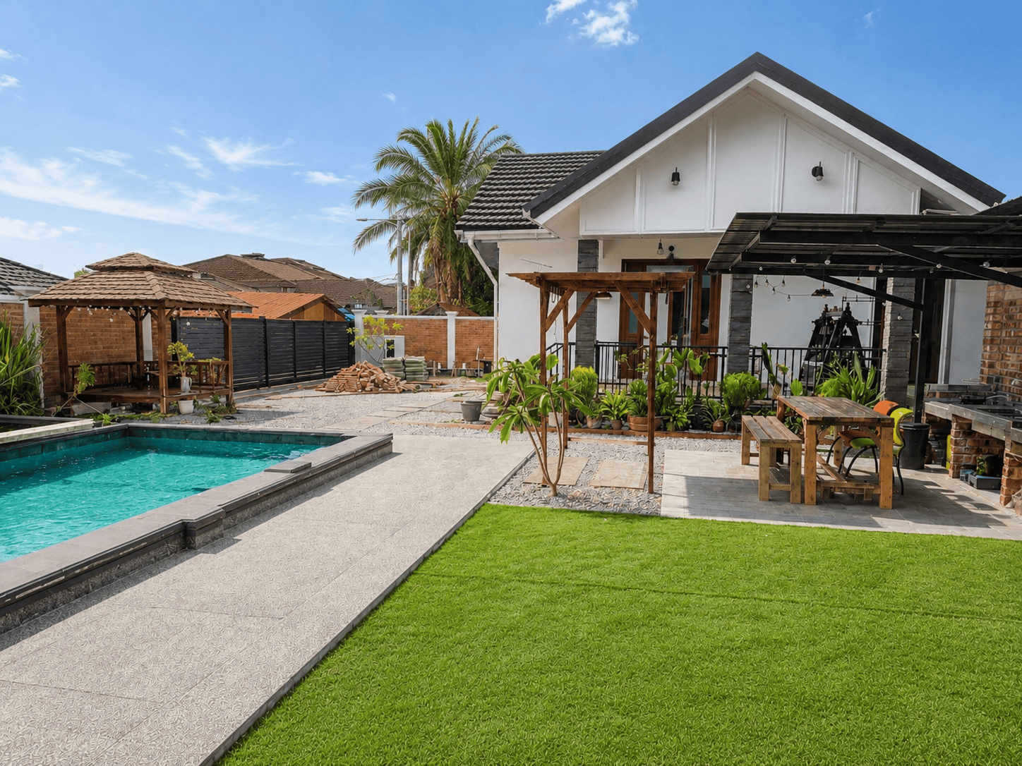 Ellamin Courtyard Retreat - Day